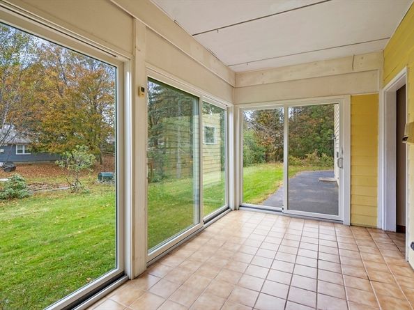 8 Hunter Circle, Shrewsbury MA 01545