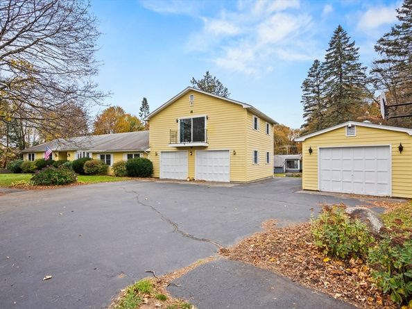 8 Hunter Circle, Shrewsbury MA 01545