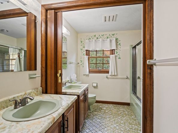 8 Hunter Circle, Shrewsbury MA 01545