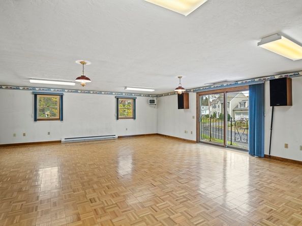 8 Hunter Circle, Shrewsbury MA 01545