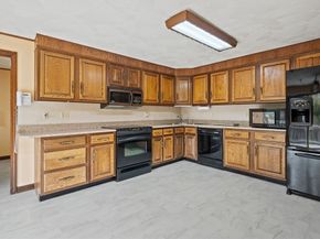 8 Hunter Circle, Shrewsbury MA 01545