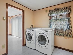 8 Hunter Circle, Shrewsbury MA 01545