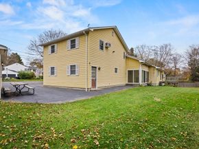 8 Hunter Circle, Shrewsbury MA 01545
