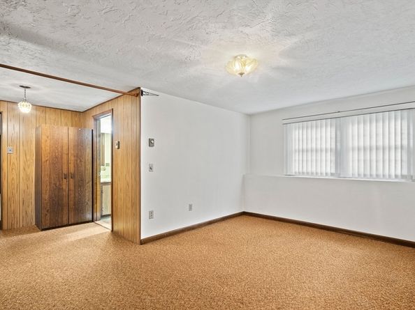 8 Hunter Circle, Shrewsbury MA 01545