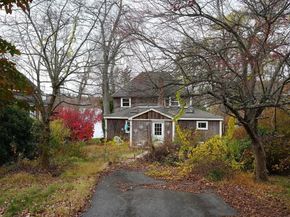 27 Taft Ave, Mendon MA 01756
