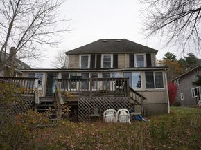 27 Taft Ave, Mendon MA 01756