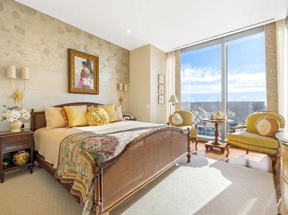 1 Dalton St 3205, Boston MA 02115