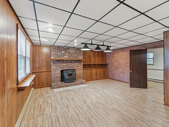 26 Wakefield Ave, Webster MA 01570