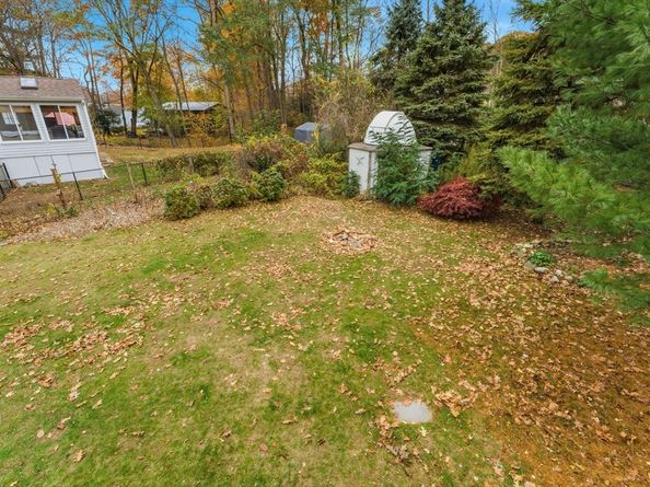 26 Wakefield Ave, Webster MA 01570