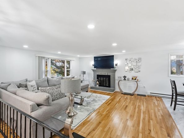 26 Wakefield Ave, Webster MA 01570