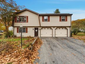 26 Wakefield Ave, Webster MA 01570