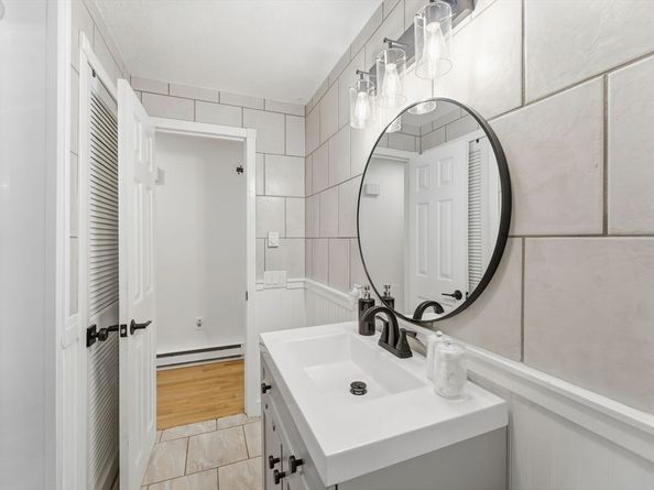 26 Wakefield Ave, Webster MA 01570