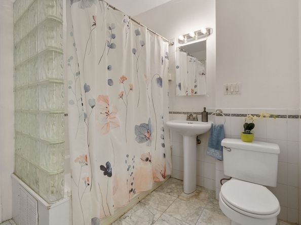 55 Reservoir Rd 2, Brookline MA 02467