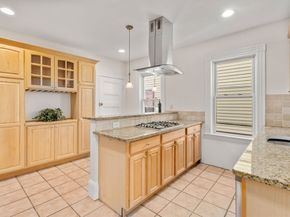 55 Reservoir Rd 2, Brookline MA 02467