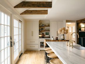 32 Harrison St, Duxbury MA 02332