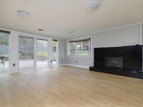 92 Mercury St, Weymouth MA 02188