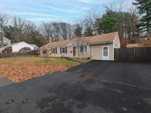 92 Mercury St, Weymouth MA 02188