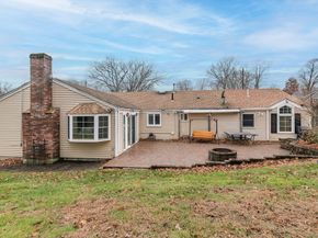 92 Mercury St, Weymouth MA 02188