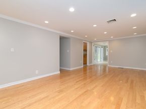 92 Mercury St, Weymouth MA 02188