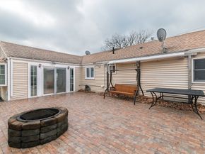 92 Mercury St, Weymouth MA 02188