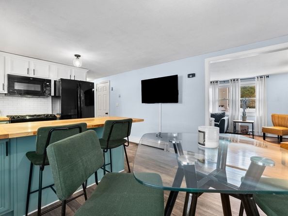 57 Glenwood St, North Andover MA 01845