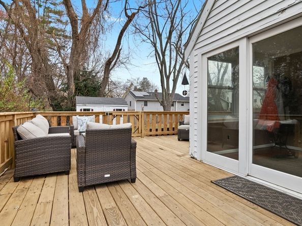 57 Glenwood St, North Andover MA 01845