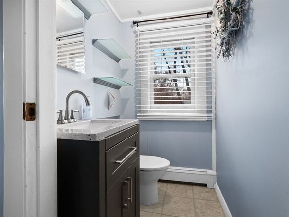 57 Glenwood St, North Andover MA 01845