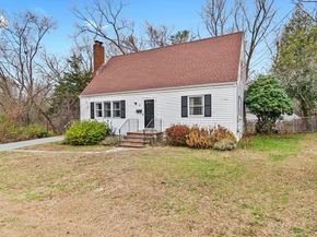 57 Glenwood St, North Andover MA 01845