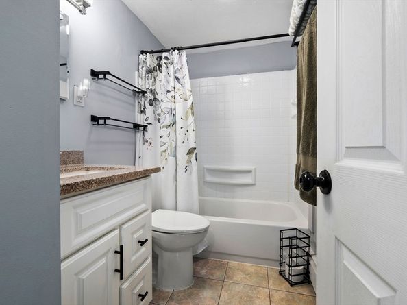 57 Glenwood St, North Andover MA 01845