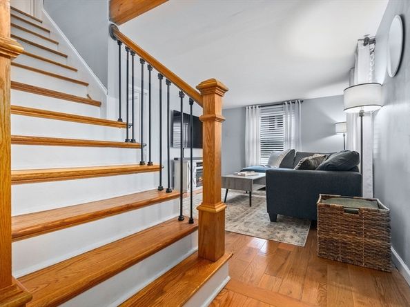 57 Glenwood St, North Andover MA 01845