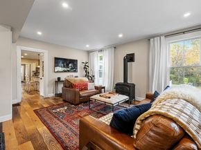 13 Blackstone St, Mendon MA 01756