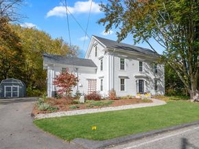 13 Blackstone St, Mendon MA 01756