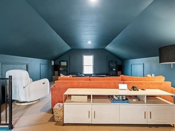 13 Blackstone St, Mendon MA 01756