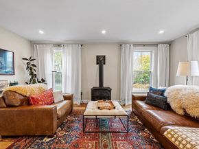 13 Blackstone St, Mendon MA 01756