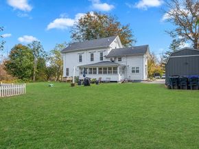 13 Blackstone St, Mendon MA 01756