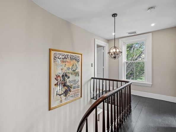 13 Blackstone St, Mendon MA 01756