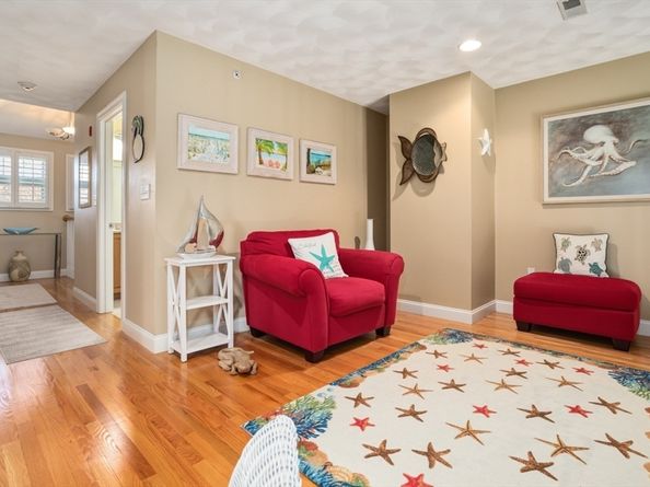 37 Peaslee Cir 37, Middleton MA 01949