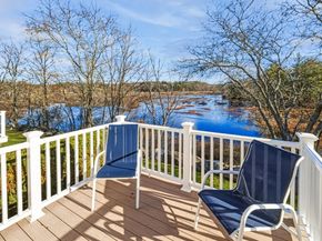 37 Peaslee Cir 37, Middleton MA 01949