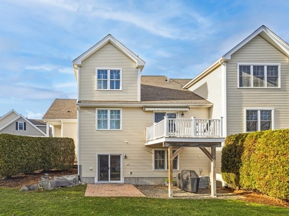 37 Peaslee Cir 37, Middleton MA 01949