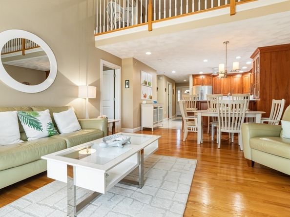 37 Peaslee Cir 37, Middleton MA 01949