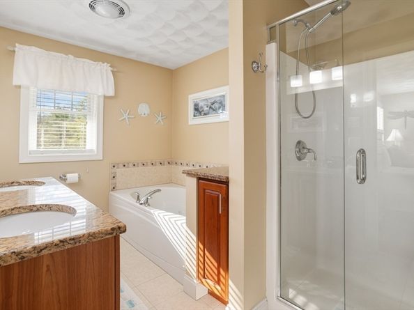 37 Peaslee Cir 37, Middleton MA 01949