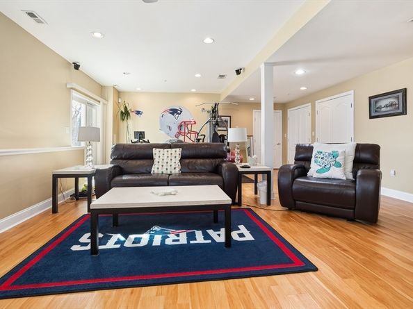 37 Peaslee Cir 37, Middleton MA 01949