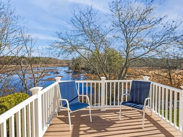 37 Peaslee Cir 37, Middleton MA 01949