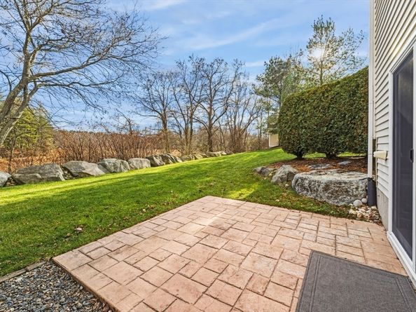 37 Peaslee Cir 37, Middleton MA 01949