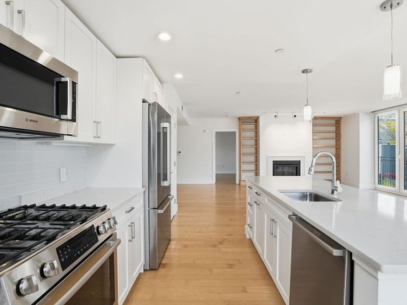 7 Beech St 211, Cambridge MA 02140