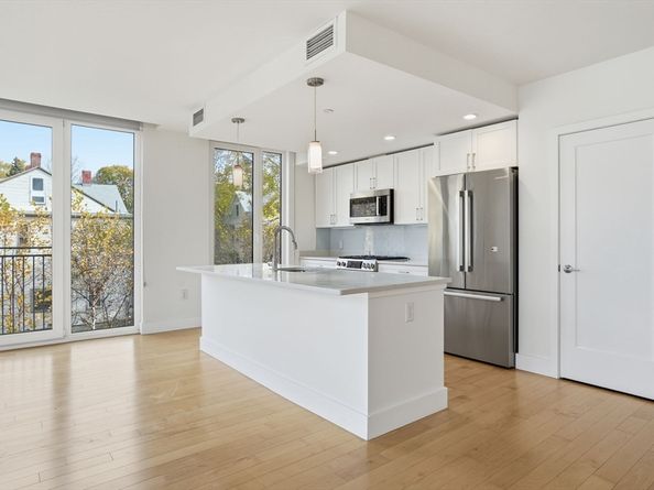 7 Beech St 211, Cambridge MA 02140