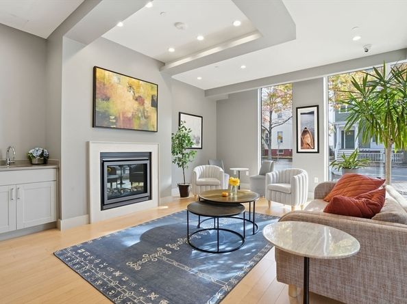 7 Beech St 211, Cambridge MA 02140