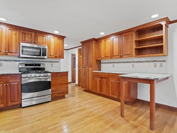 116 Waverly Street, Ashland MA 01721