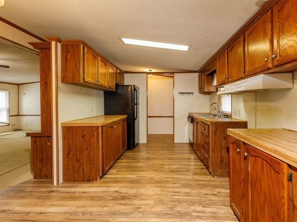 141 Sunrise Lane, Gardner MA 01440