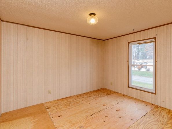 141 Sunrise Lane, Gardner MA 01440